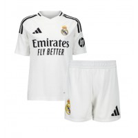Camisa de time de futebol Real Madrid Jude Bellingham #5 Replicas 1º Equipamento Infantil 2024-25 Manga Curta (+ Calças curtas)